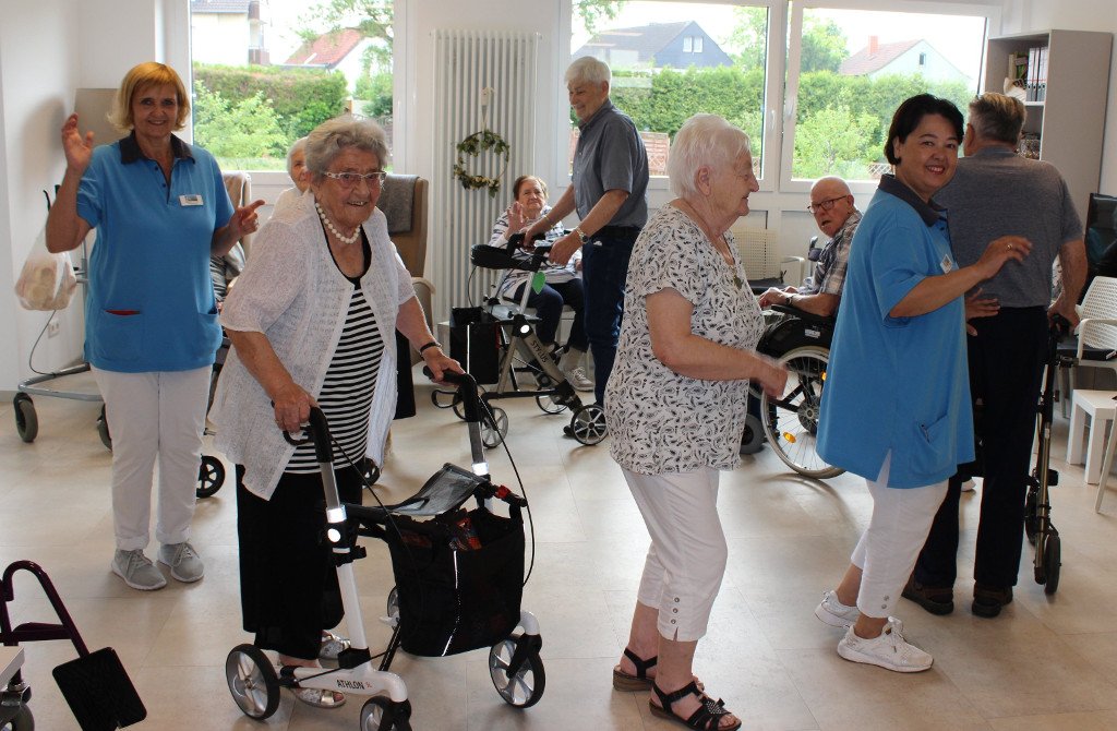 Tanz mit Senioren in der Tagespflege